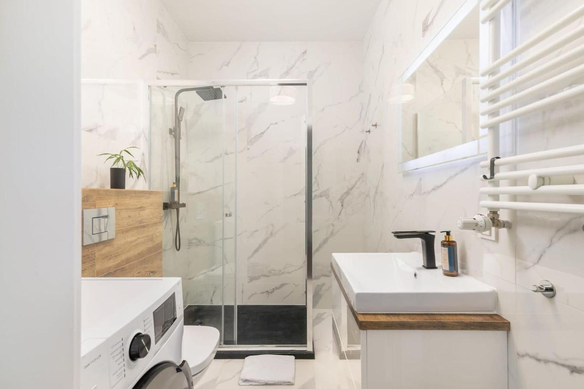 Elegant Next To The Metro Station By Rent Like Apartament *
