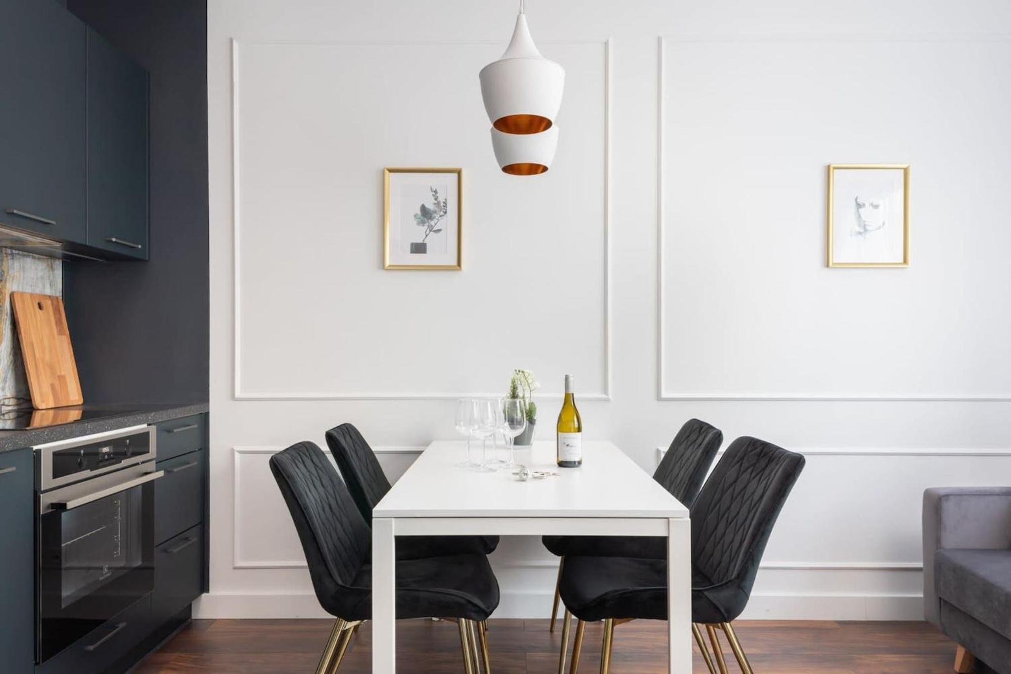 Elegant Next To The Metro Station By Rent Like Apartament Warszawa